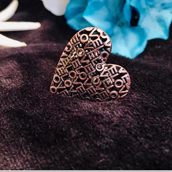 Heart Shaped LOVE Ring - Picture 3 of 5
